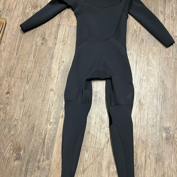 Sooruz 3/2 Wetsuit - Picture 2 of 3